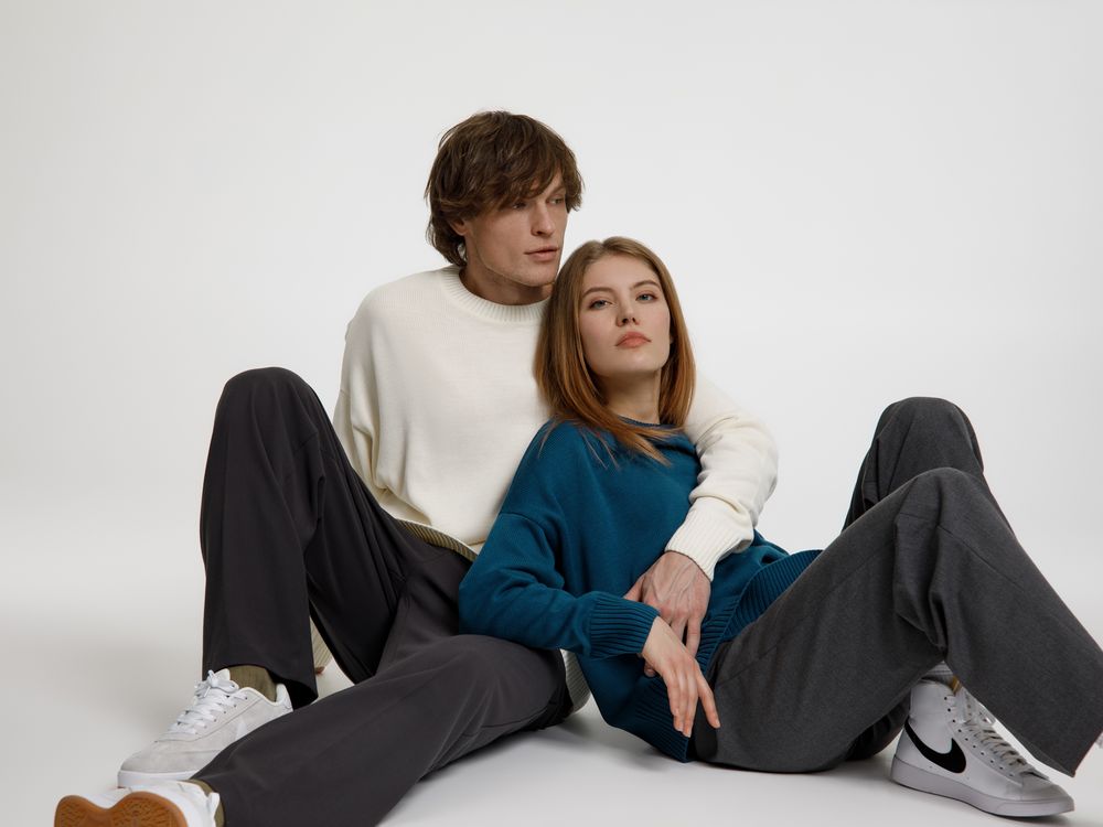 Джемпер оверсайз унисекс Stated в сумке