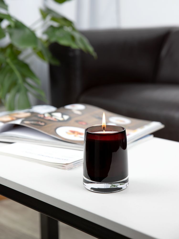 Ароматическая свеча Fragnola, пряная древесина и кардамон