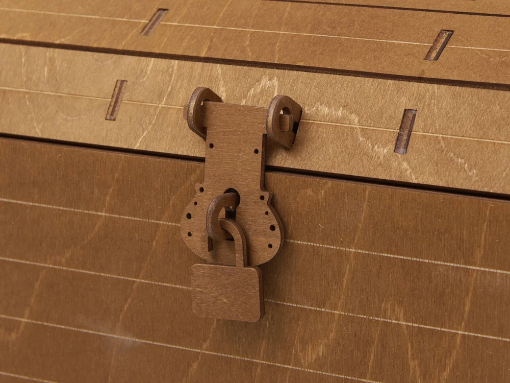 Подарочный набор: кукла фарфоровая, мёд с гецким орехом