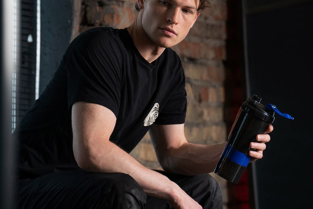 Спортивный шейкер с контейнером Tonus