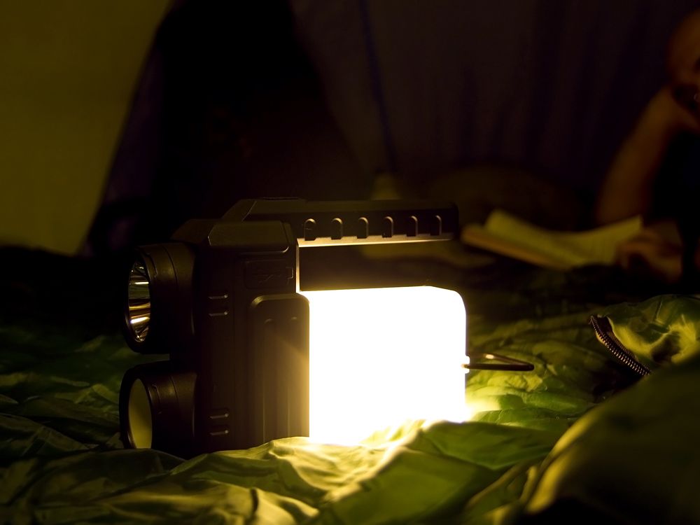 Кемпинговый фонарь-лампа аккумуляторный Yol