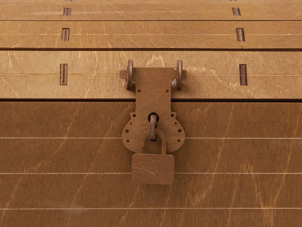 Подарочный набор: кукла фарфоровая, крем-мёд с лаймом и имбирем