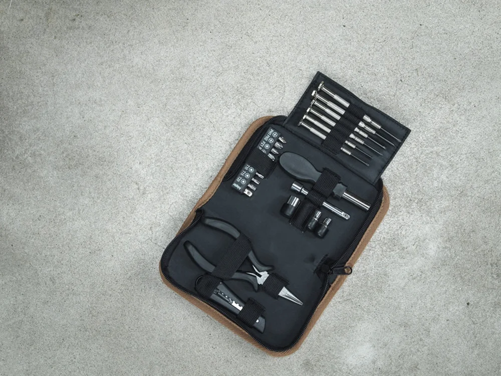 Набор инструментов с 24 предметами Spike