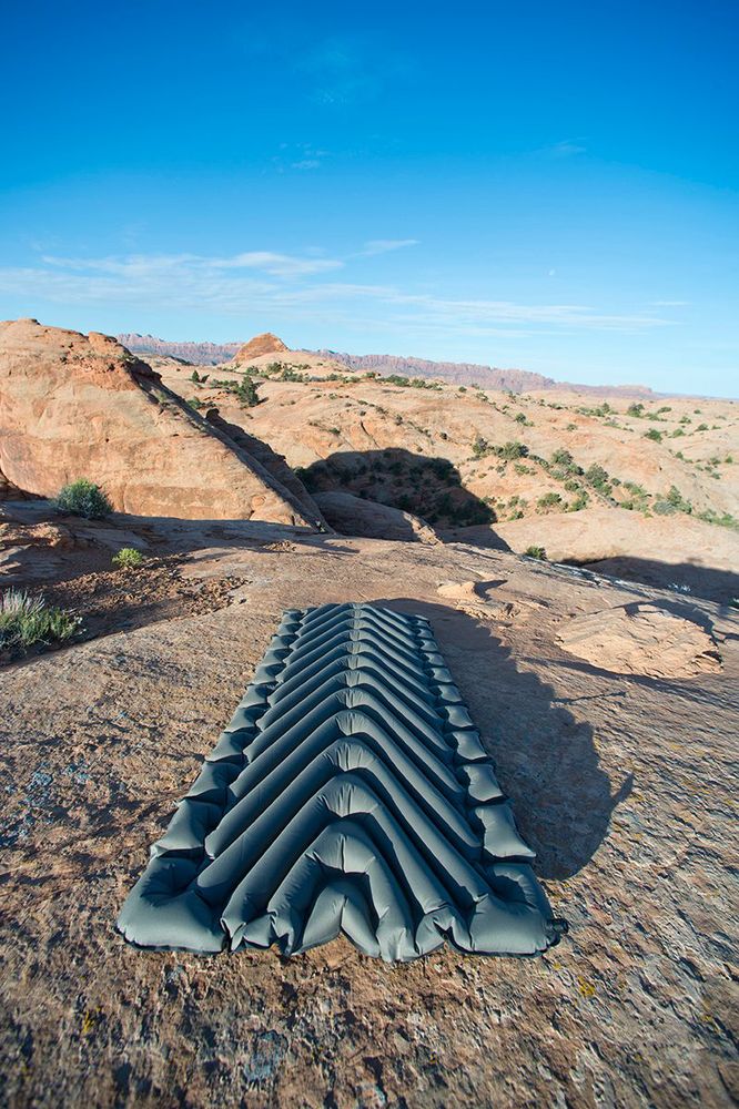 Надувной коврик Static V Luxe