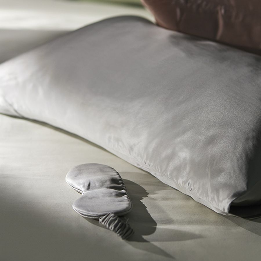 Маска для сна Essential