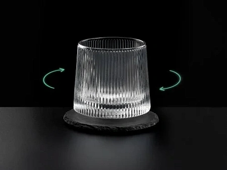 Вращающийся бокал для виски на сланцевом костере Ventura