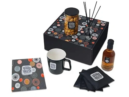 Подарочный набор Re:y. Treat с кружкой, сиропом и попкорном