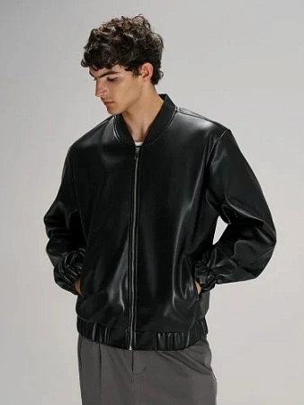 Бомбер из искусственной кожи Univer